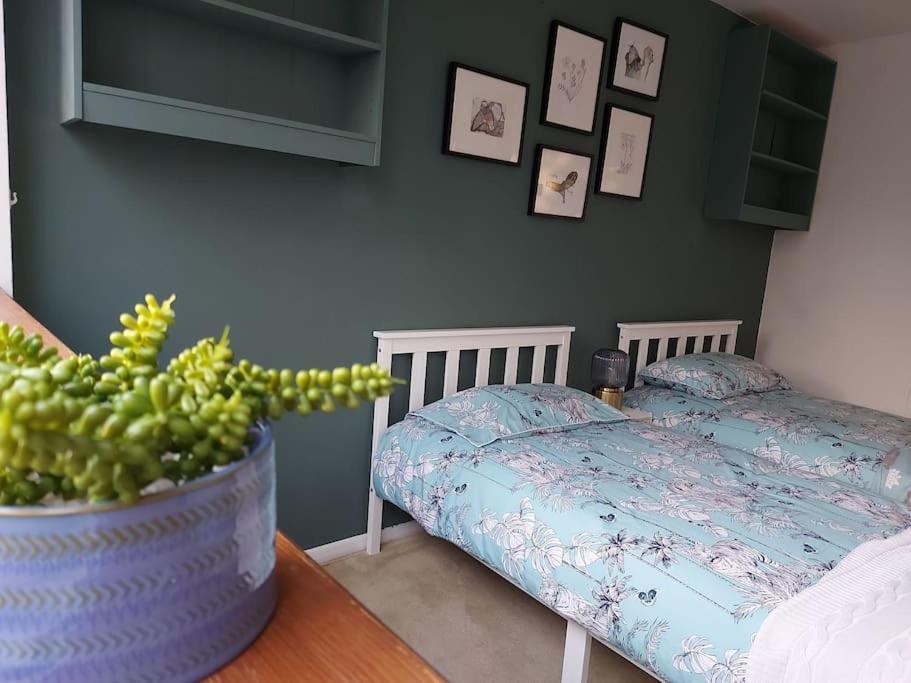 2 Bed Flat, Bounds Green, Piccadilly Line, London N11 외부 사진