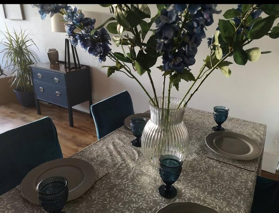 2 Bed Flat, Bounds Green, Piccadilly Line, London N11 외부 사진