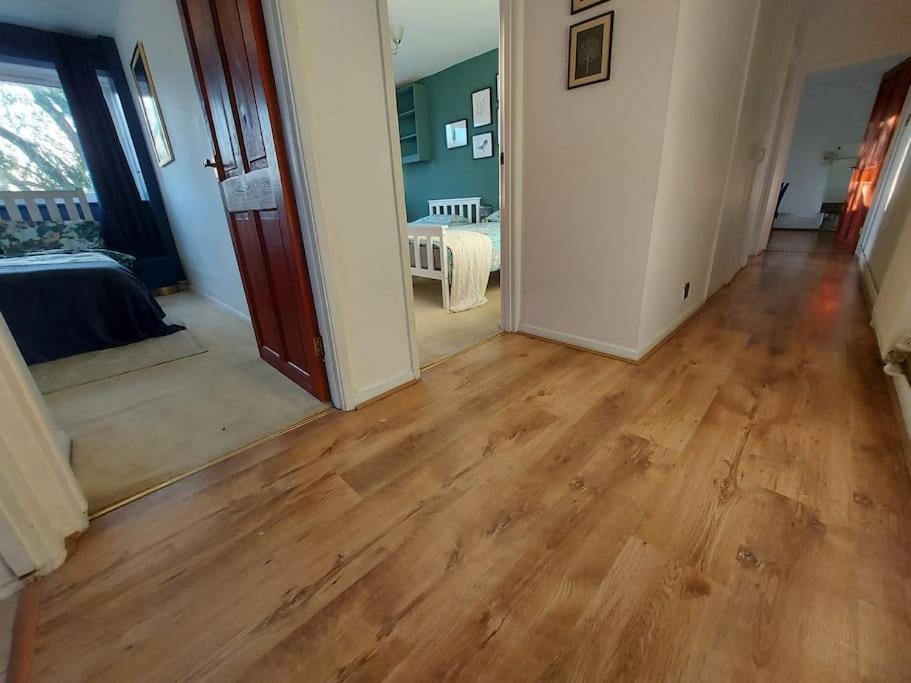 2 Bed Flat, Bounds Green, Piccadilly Line, London N11 외부 사진
