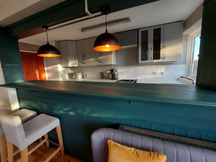 2 Bed Flat, Bounds Green, Piccadilly Line, London N11 외부 사진