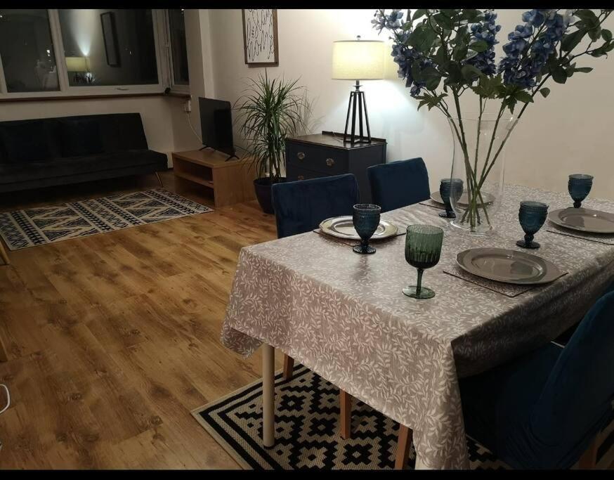 2 Bed Flat, Bounds Green, Piccadilly Line, London N11 외부 사진