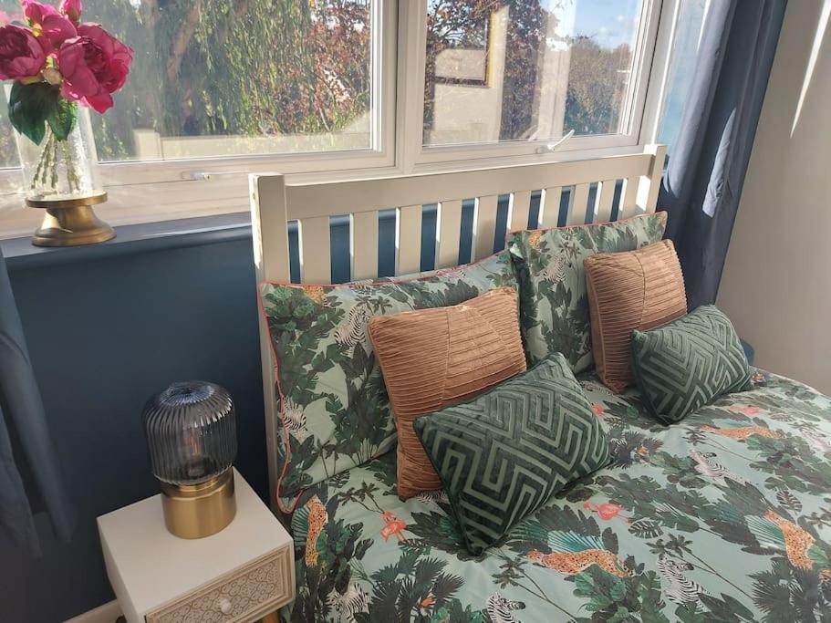 2 Bed Flat, Bounds Green, Piccadilly Line, London N11 외부 사진