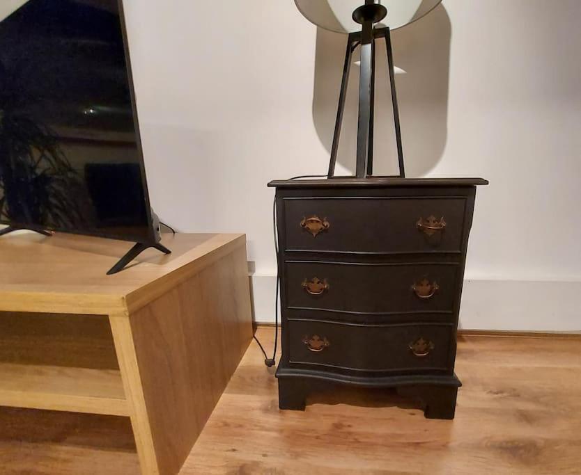 2 Bed Flat, Bounds Green, Piccadilly Line, London N11 외부 사진