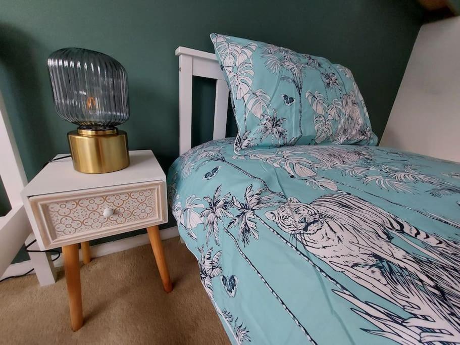 2 Bed Flat, Bounds Green, Piccadilly Line, London N11 외부 사진