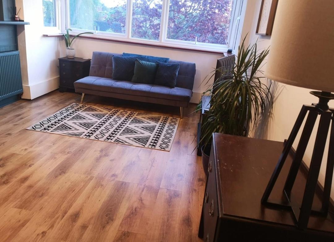 2 Bed Flat, Bounds Green, Piccadilly Line, London N11 외부 사진